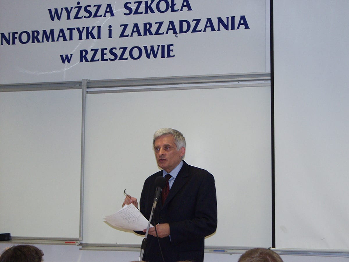 J. Buzek
